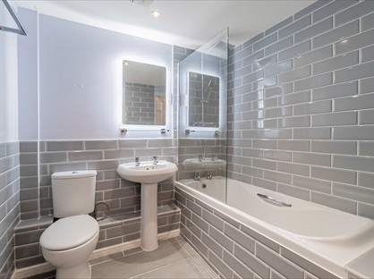 2 Bed Flat, Bowater Gardens, TW16