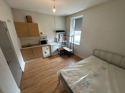 Studio Flat, Derby Road, L20