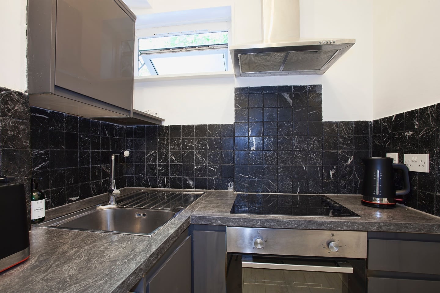 Studio Flat, Stonegate, NW5 photo 5