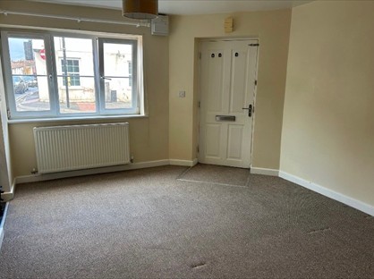 1 Bed Flat, Cranleigh Court, TA6