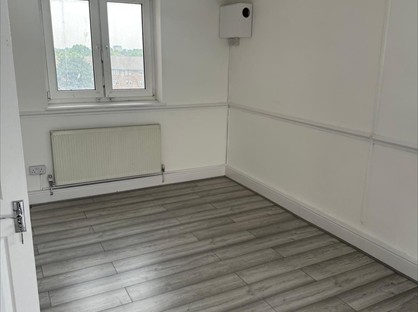 2 Bed Flat, Austin Court, E6