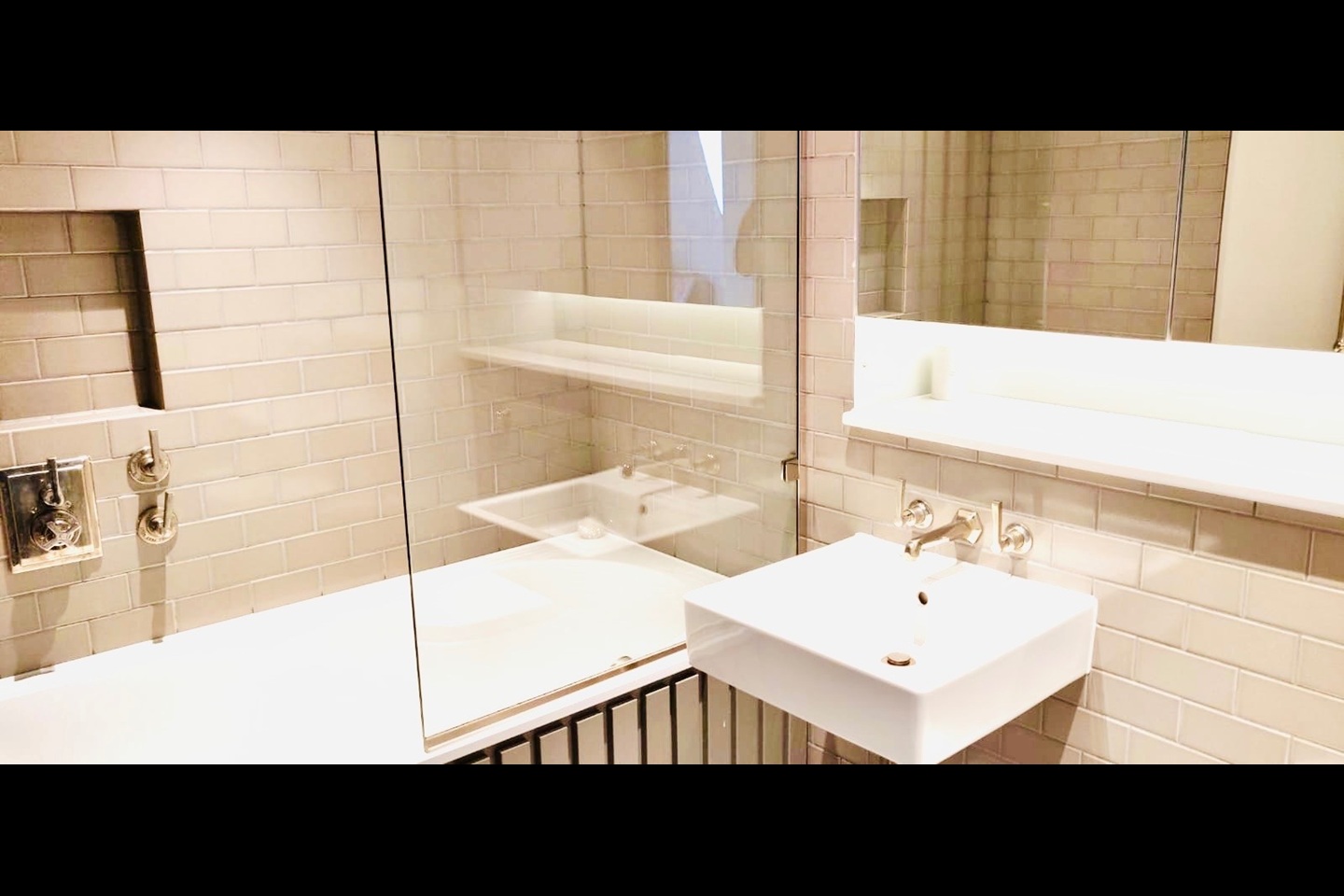Additional image 3 of 2 Bed Flat, Gray's Inn Road, WC1X, N1 7GU
