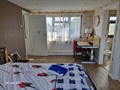 Room in a Shared House, Sheffield Drive, RM3