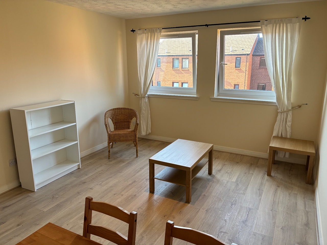 2 Bed Flat, White Park, EH11 photo 4