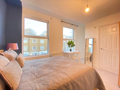 Studio Flat, Brook Road, RH1