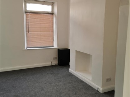 2 Bed End Terrace, Cadogan Street, HU3