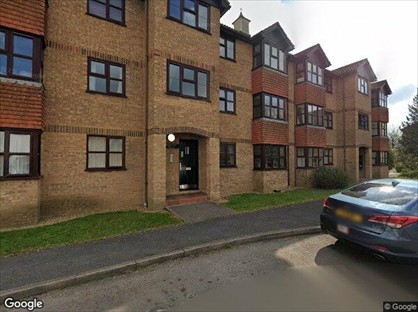 1 Bed Flat, Mangles Road, GU1