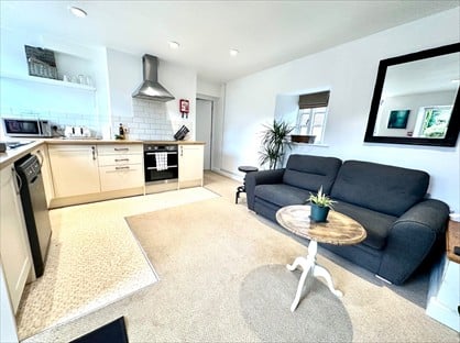 1 Bed Flat, Wothorpe Road, PE9
