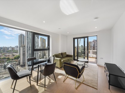 2 Bed Flat, Hawksbury Heights, SE17