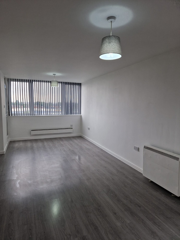 2 Bed Flat, Conway Street, L5 photo 2