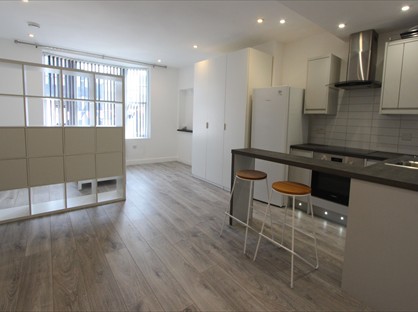 Studio Flat, Week Street, ME14