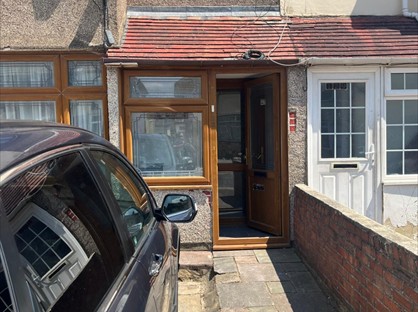 4 Bed Terraced House, Second Avenue, RM10