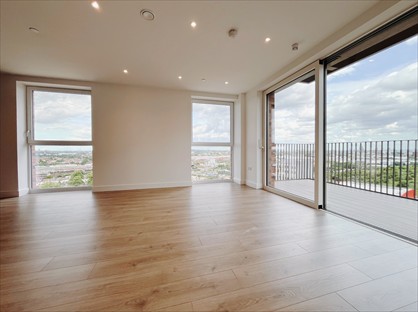 2 Bed Flat, Quay Walk, HA0
