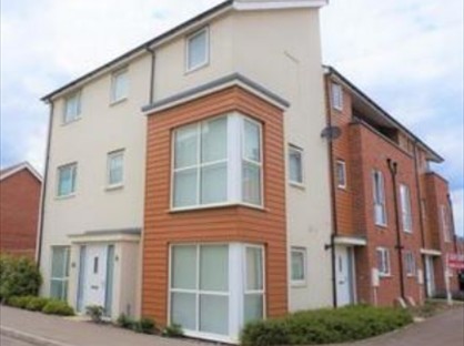 4 Bed Semi-Detached House, Bowling Green Close, MK2