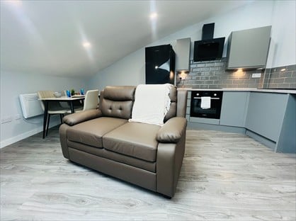 1 Bed Flat, Sunbridge Road, BD1