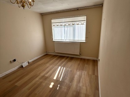 3 Bed Bungalow, Broomhill Close, IP28