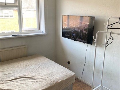 Room in a Shared House, Liverpool Road, E16