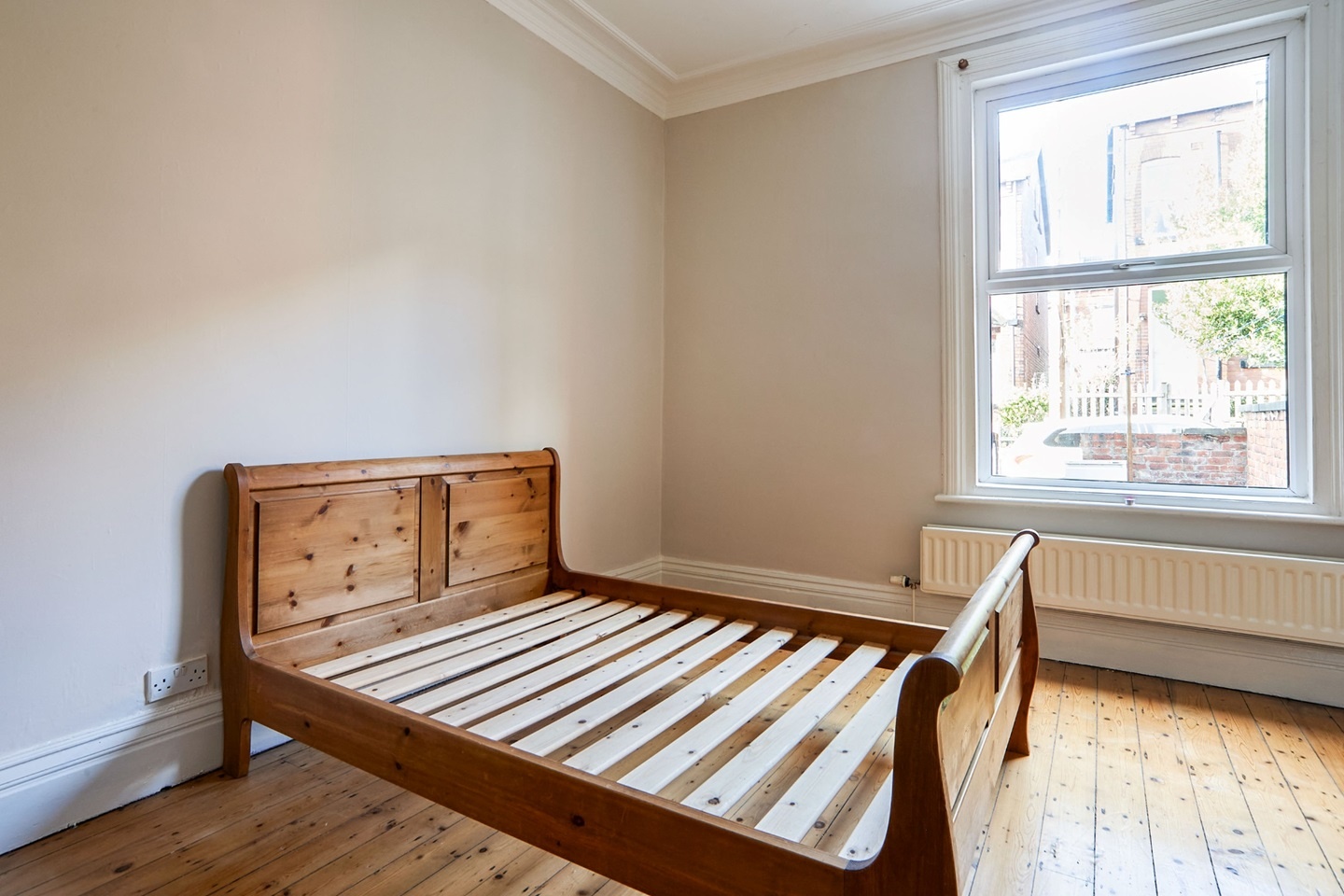 1 Bed Flat, Park Mount, LS5 photo 5