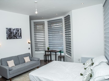 Studio Flat, Temple Square, HP20