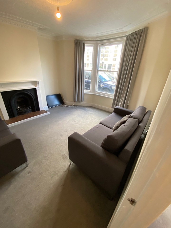 4 Bed Semi-Detached House, Hinton Road, BS16, N1 7GU