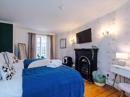 4 Bed Terraced House, Jubilee Cres, CH62