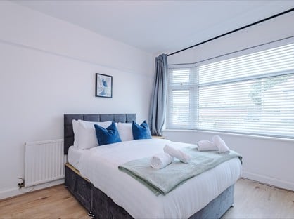 4 Bed Semi-Detached House, Bridle Road, CH62