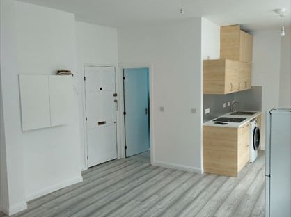 1 Bed Flat, Dunlop Street, PA4