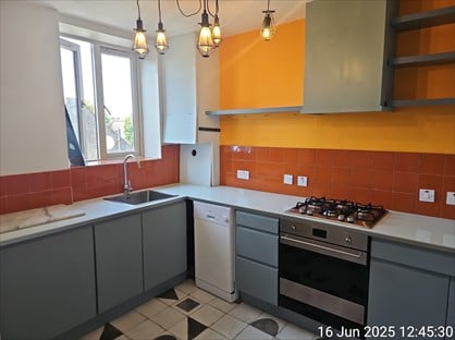 3 Bed Flat, Wigan House, E5