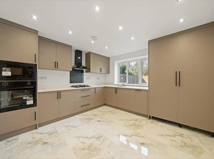 4 Bed Semi-Detached House, Lavender Road, UB8