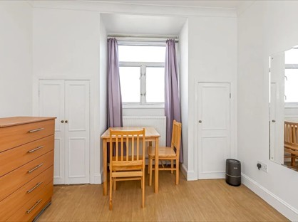Studio Flat, Warwick Road, SW5