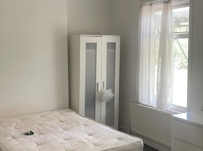Room in a Shared House, Capel Road, E7