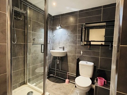 2 Bed Flat, Bedwell Court, RM6