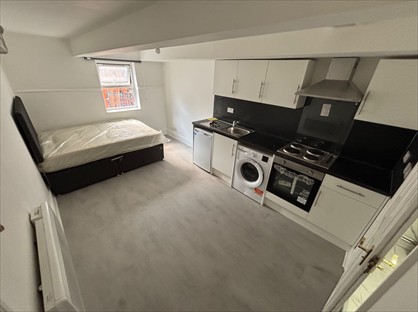 Studio Flat, Rockville Court, E5