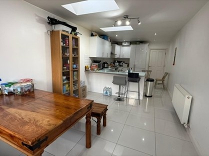 3 Bed End Terrace, Basingstoke Road, RG2