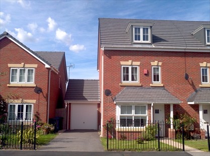 4 Bed Semi-Detached House, Stoneycroft Road, S13