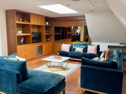 3 Bed Penthouse, Bull Inn Court, WC2R