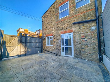 1 Bed Flat, Lancaster Road, EN2