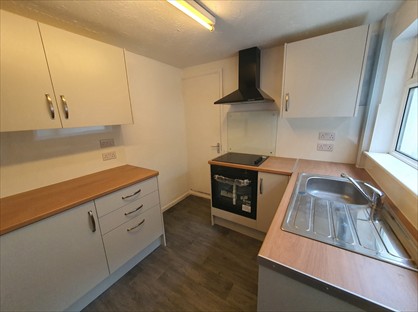 3 Bed Terraced House, Albany Road, ME7