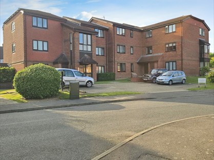 1 Bed Flat, Tanyard Close, RH13