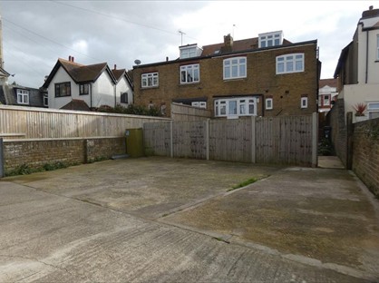 5 Bed Semi-Detached House, West Cliff Road, CT10