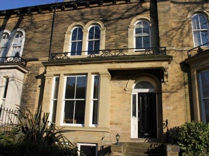 2 Bed Flat, Bradford, BD7