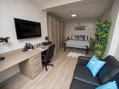 Studio Flat, Moor Street, L39