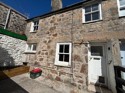 2 Bed Terraced House, North Place, TR26