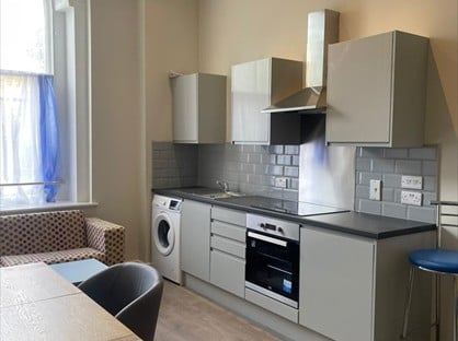 1 Bed Flat, Station Road, WF17