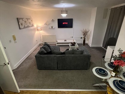 2 Bed Flat, Eccles, M30