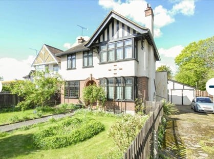 3 Bed Detached House, Twickenham Road, TW7