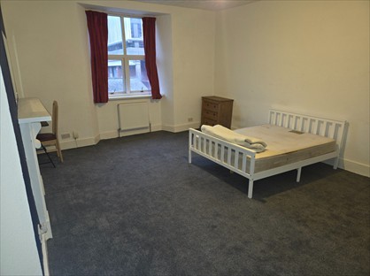Room in a Shared House, Market Street, TQ1