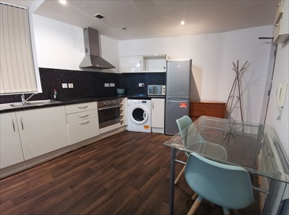2 Bed Flat, Campbell House, M11