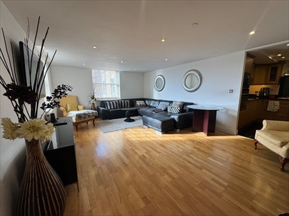 2 Bed Flat, Princess Park Manor East Wing, N11