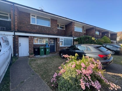 4 Bed Terraced House, Betley Court, KT12